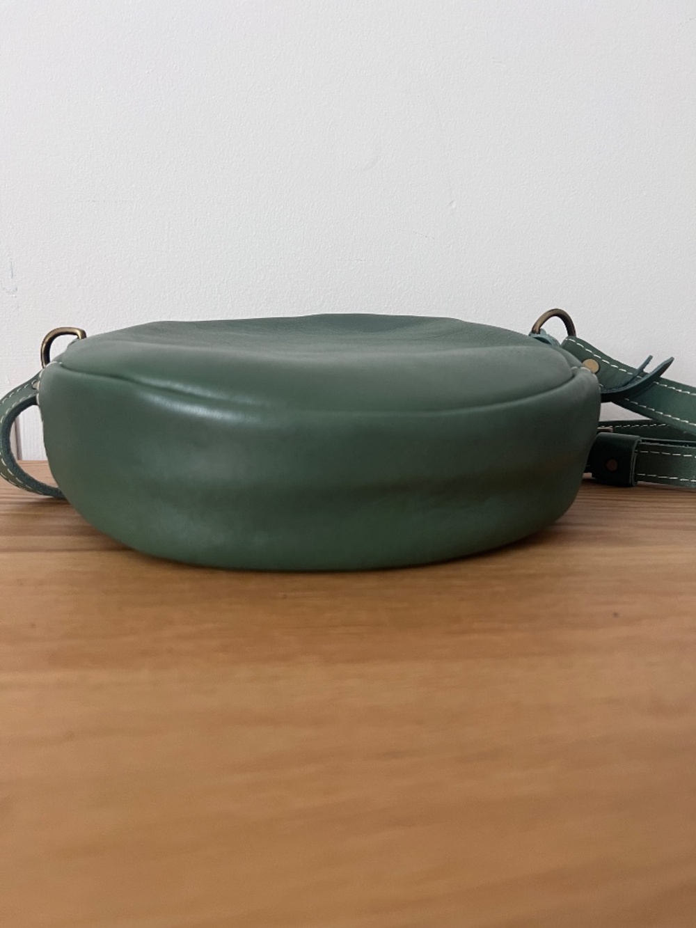 Portland Leather Large Green Circle Bag - Picture 3 of 8
